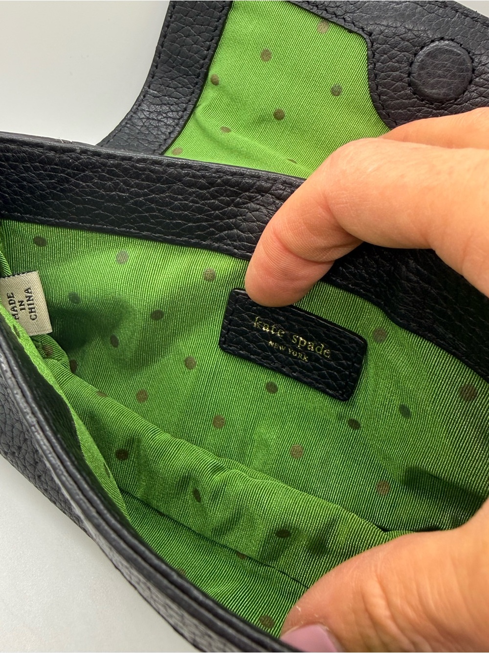 Kate Spade Black Pebbled Leather Wristlet Clutch Green Polka Dot Lining Y2K - Picture 11 of 15